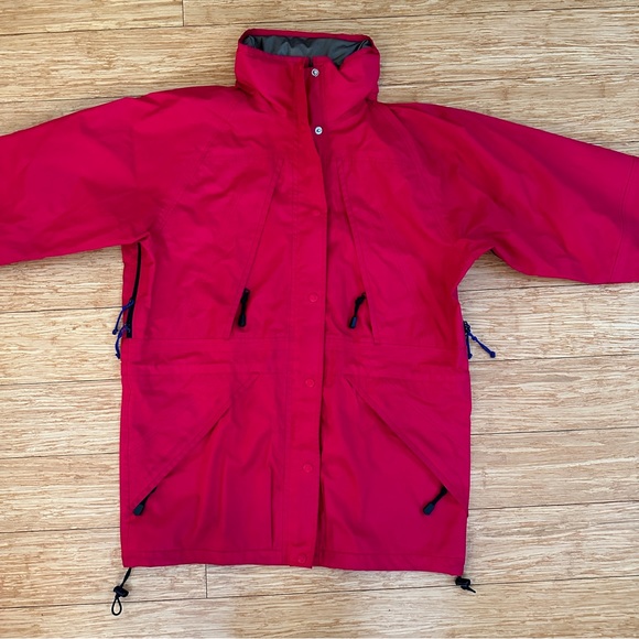 REI Women's Red Gore-Tex Outdoor Rain Hooded Jacket Size 14 - Picture 3 of 11